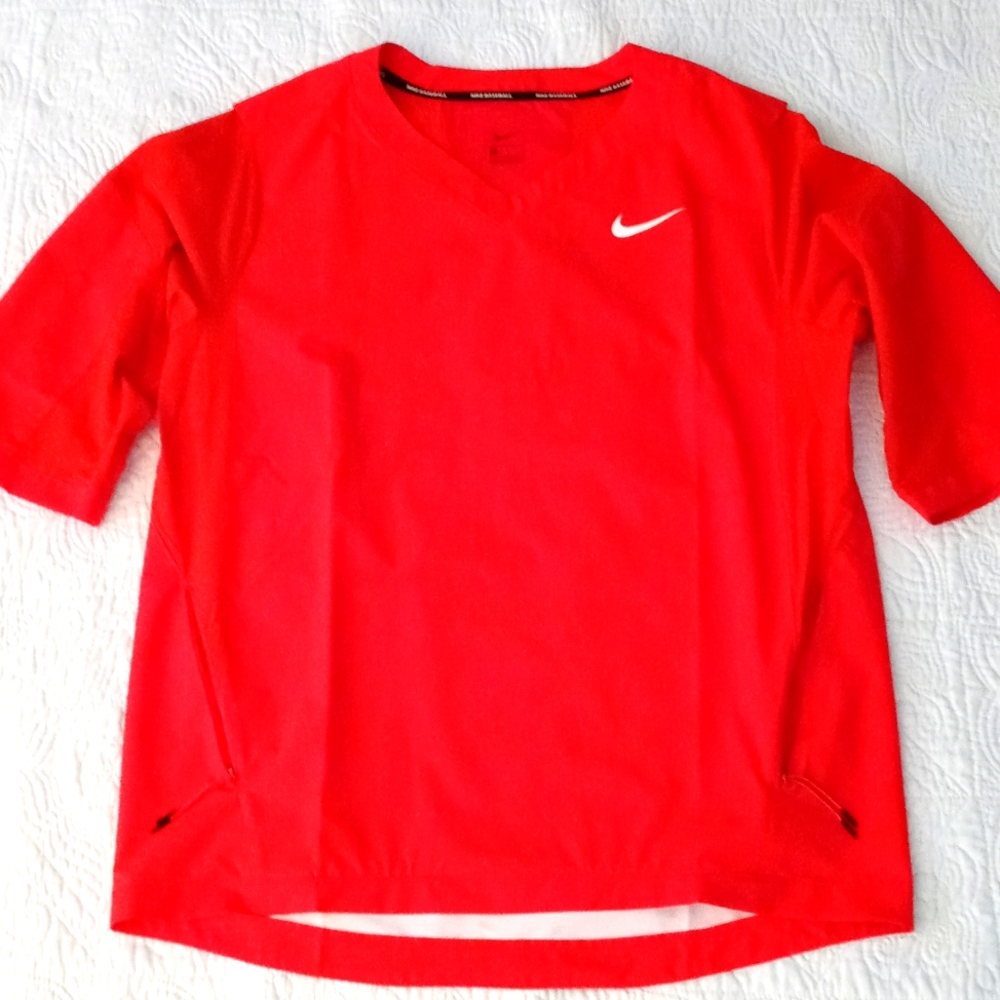 Nike pullover size large vibrant red color